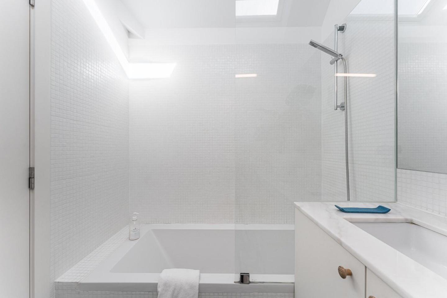 Guestready - Spacious And Modern Apt W/ Skylight Porto Exterior foto